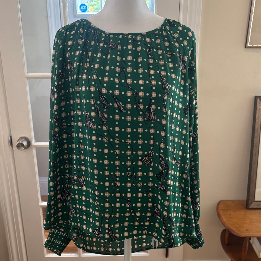 NWT CAbi Forest Green Floral Geometric Long Sleeve Voyage Blouse. Size M